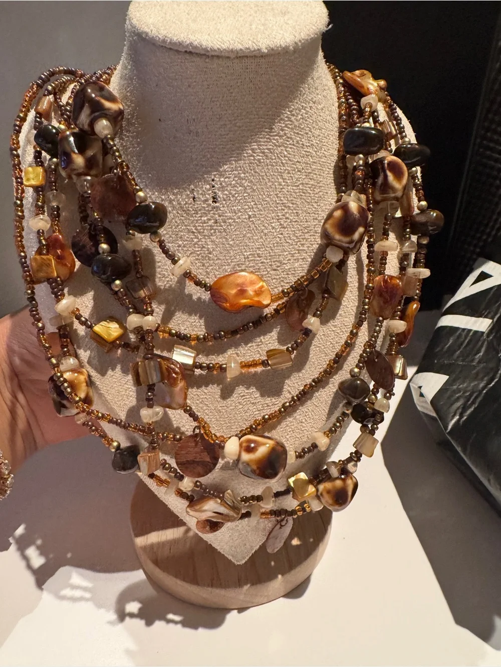 Vintage Brown and Amber tone Beaded and shell Women's Necklace - Picture 5 of 12